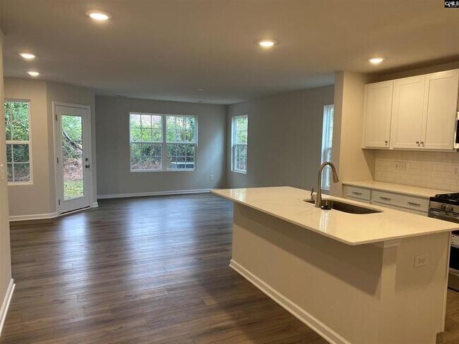 Building Photo - 119 C Triumph Ave.