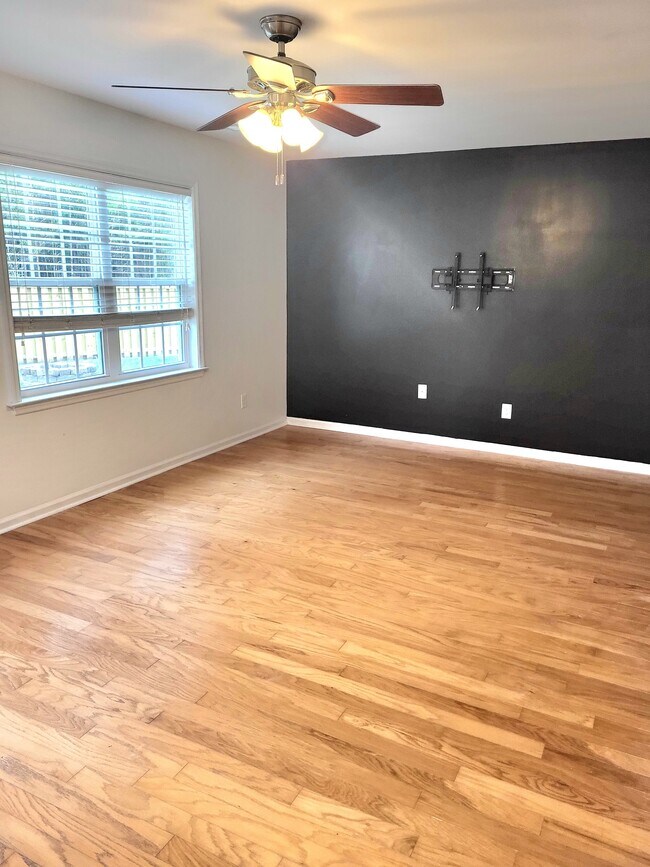 Building Photo - 1003 Summerfield Ct