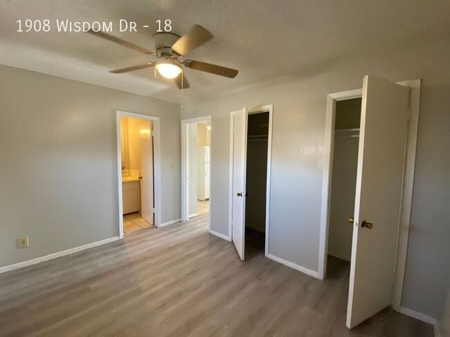 Primary Photo - 1908 Wisdom Dr