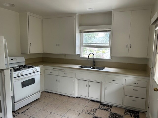 Building Photo - 4203 Latona Ave