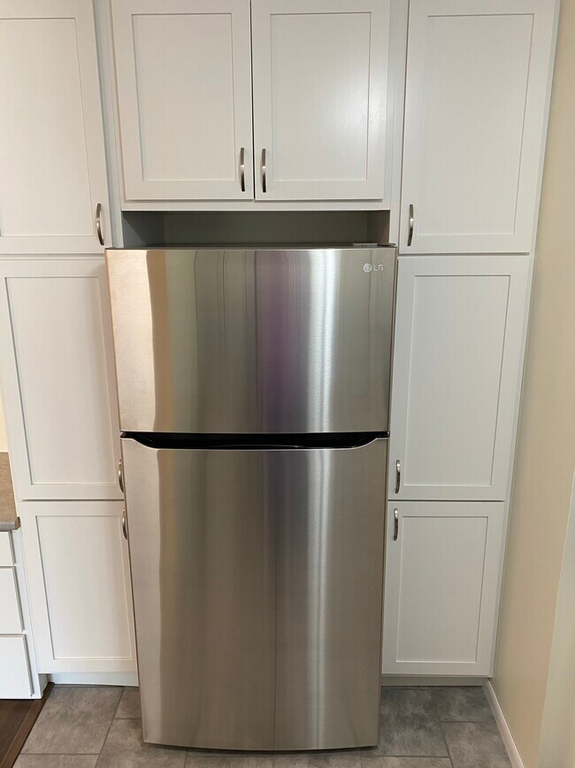 Building Photo - 7681 Brams Hill Dr