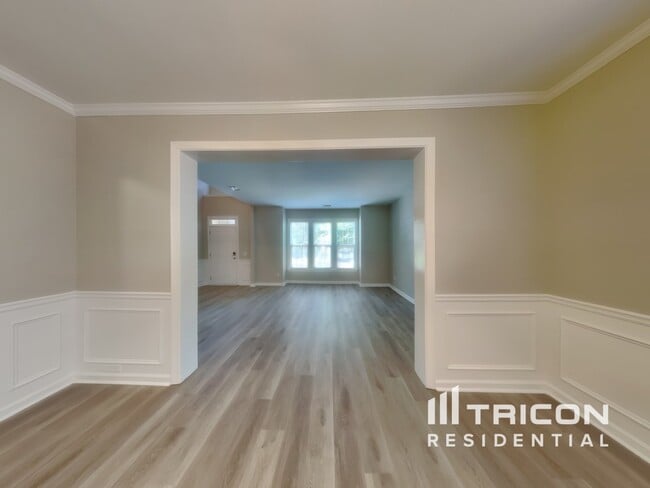 Building Photo - 5371 Lakerock Dr SW