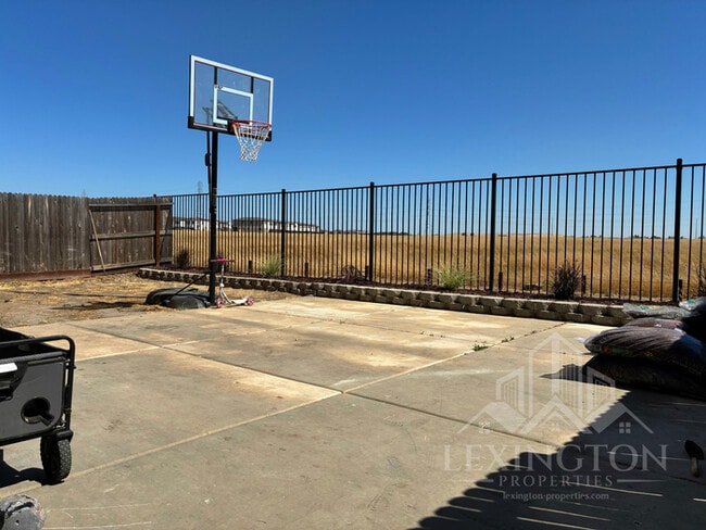 Building Photo - Beautiful Modern, 3BD/2.5BA Home in Rancho...