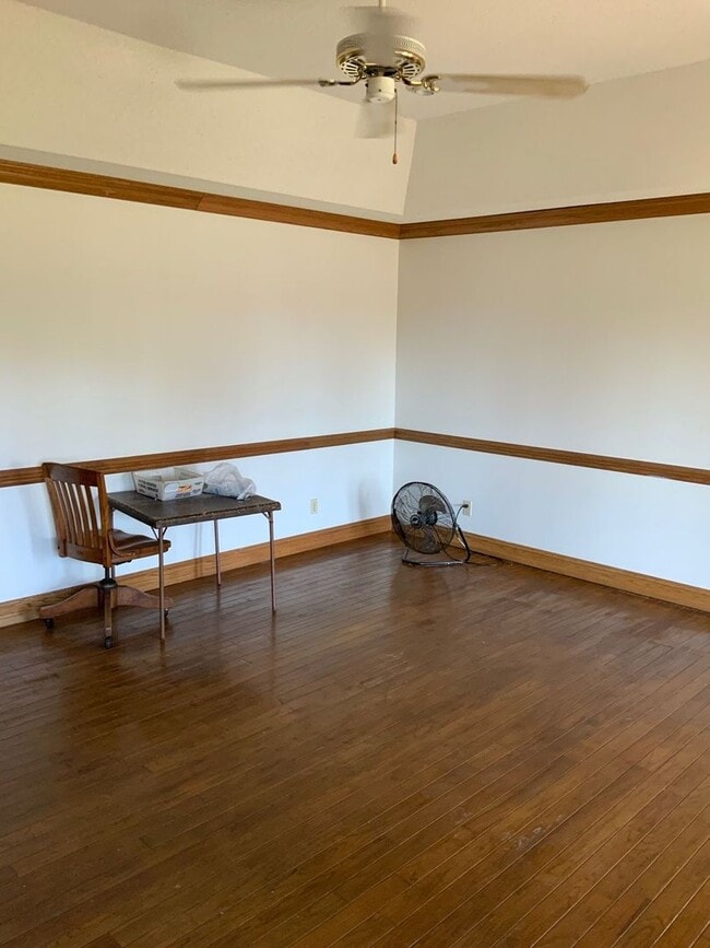 Building Photo - 971 Manningham Rd