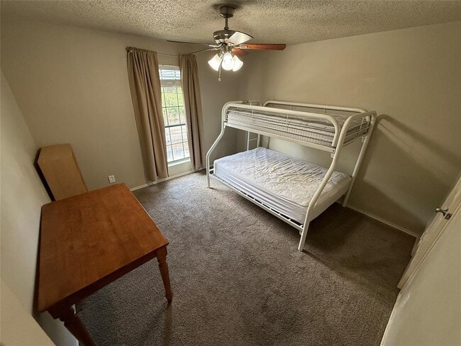 Building Photo - 2401 Leon St