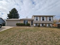 Building Photo - Lovely Aurora Tri-Level 4 Beds w/ New Paint, Carpet, Blinds, Huge Fenced Yard