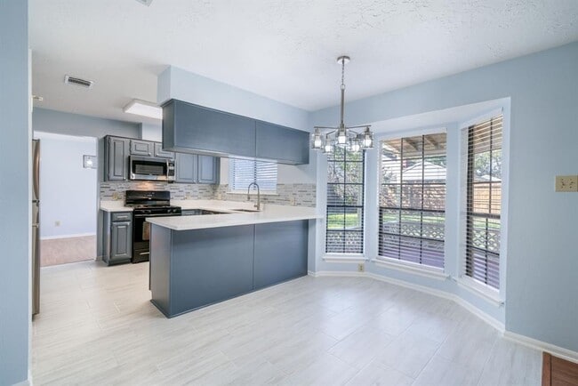 Primary Photo - 4330 Heathfield Dr