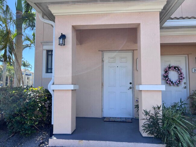 Primary Photo - 2808 Amalei Dr