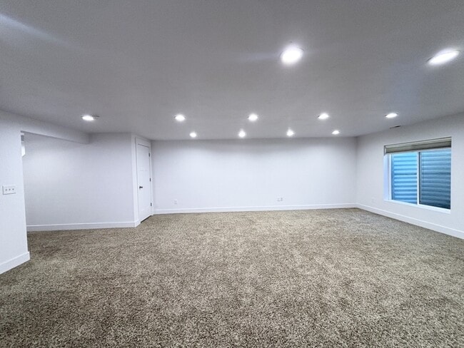 Building Photo - 5052 Moray Ct