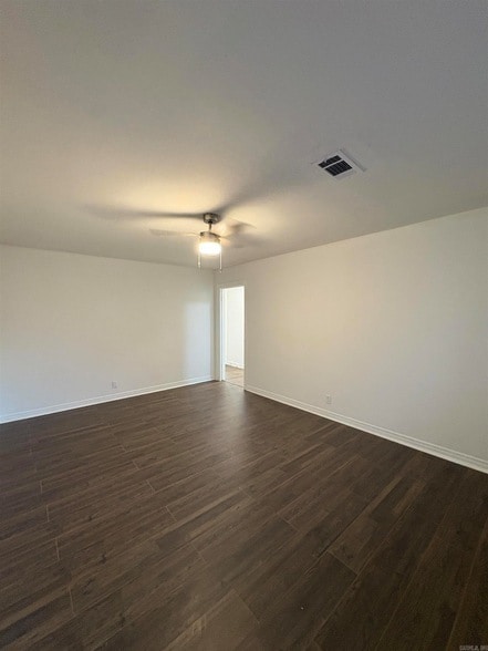 Building Photo - 2117 W 19th St