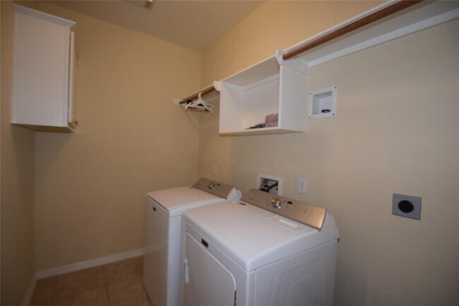 Building Photo - 5011 Quiet Falls Ct