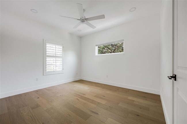 Building Photo - 1809 Pasadena Dr