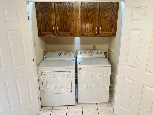 Building Photo - 4155 Tunbridge Pl