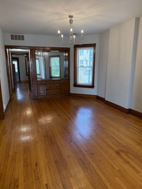 Building Photo - 1632 W Nelson St