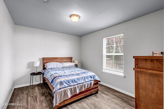 Building Photo - 18231 Mill Cove