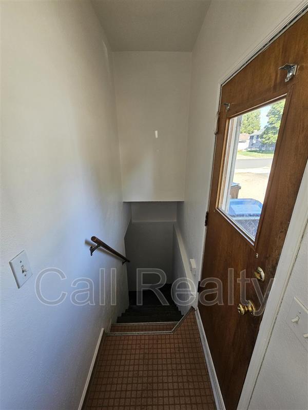 Building Photo - 2338 W Walton Ave