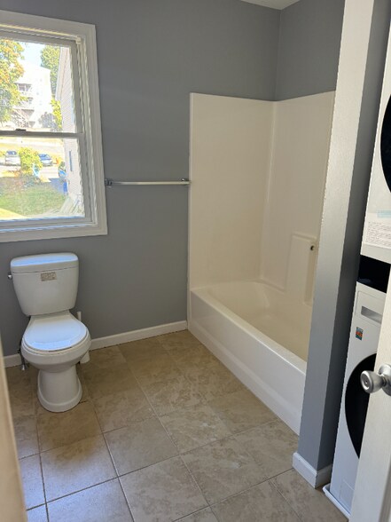 Building Photo - 183 Prospect St