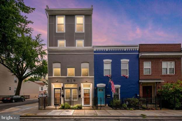 Building Photo - 619 16th St NE