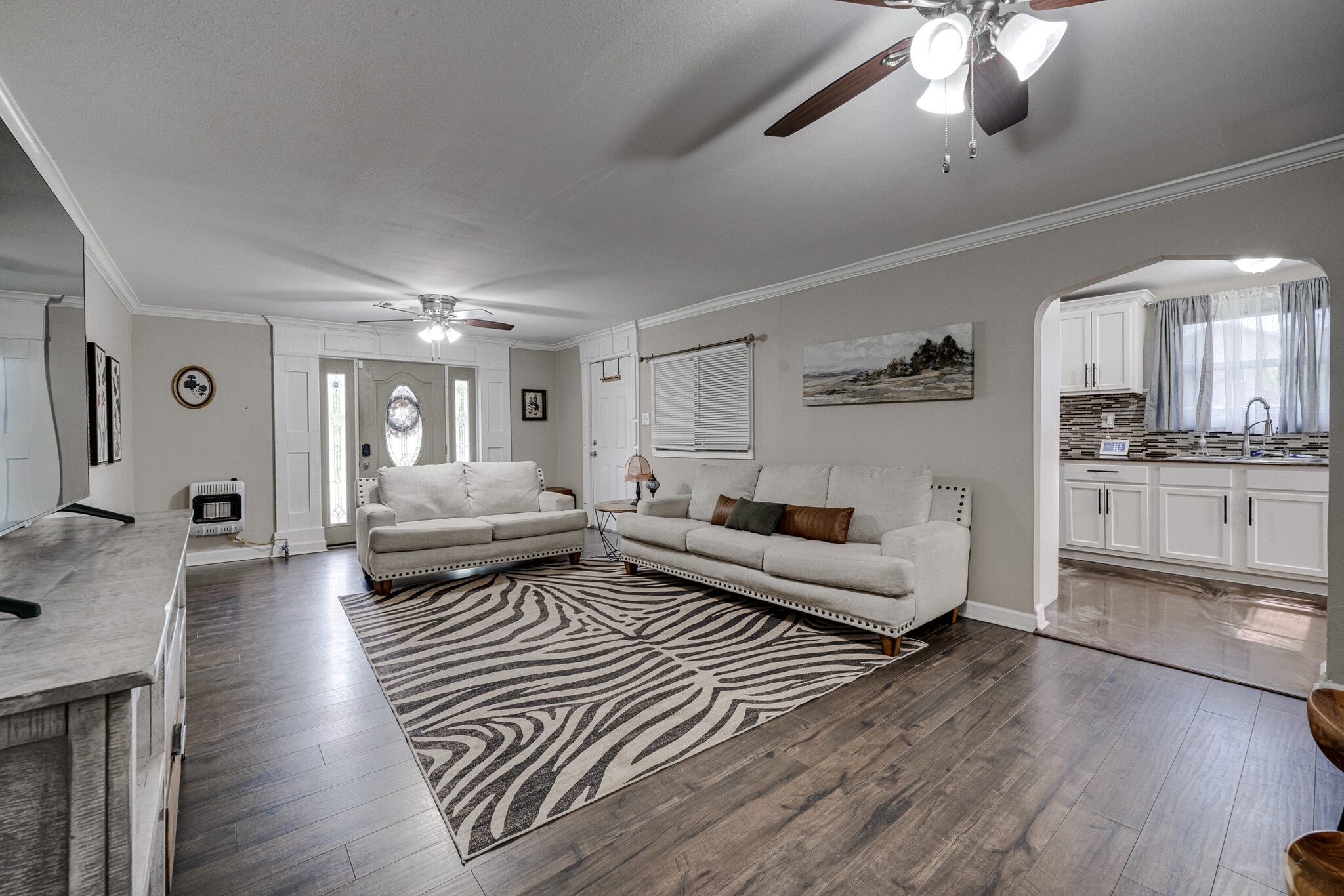 Living room - 1922 Bragg St