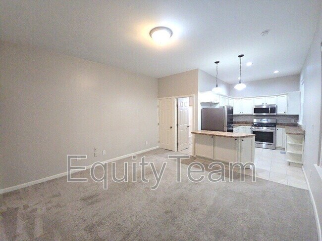 Building Photo - 568 Delta Ave