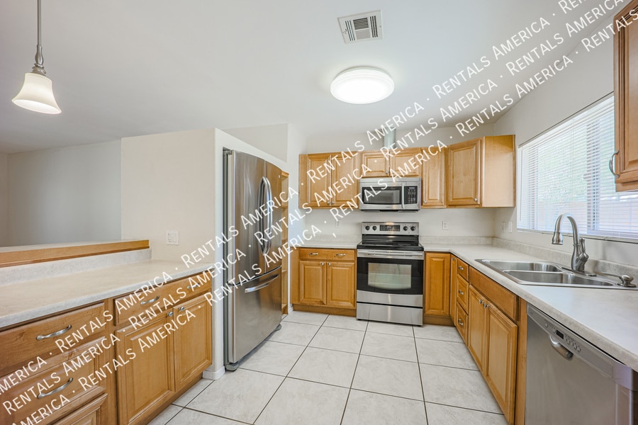Building Photo - 4006 S McKemy St