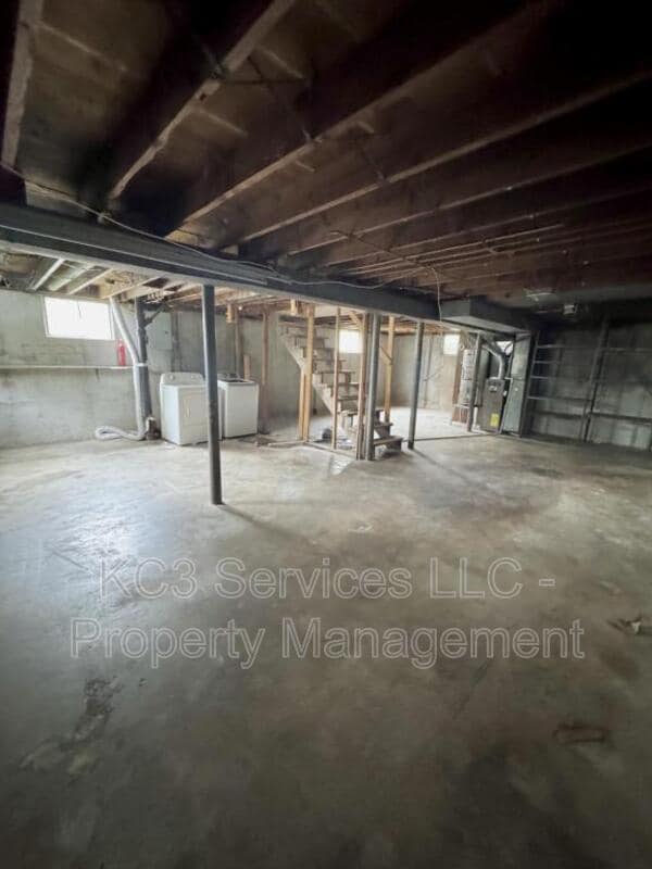 Building Photo - 1702 SW McArthur St