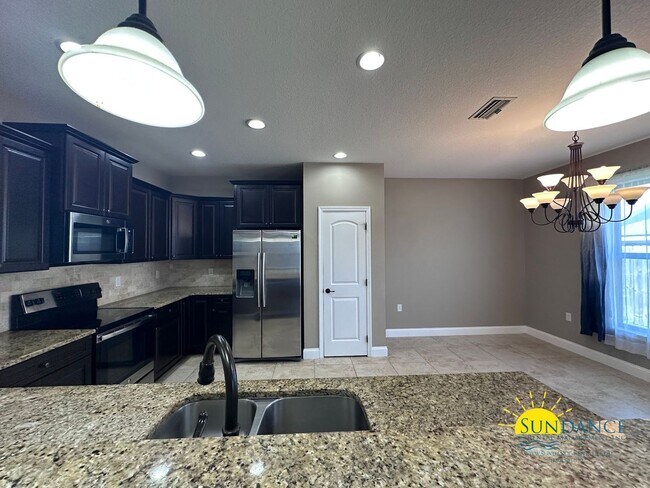 Building Photo - 438 Bay Oaks Dr