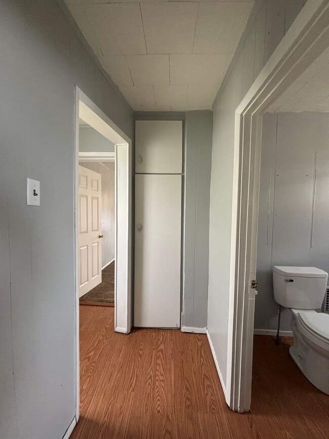 Building Photo - Super Cute 2 Bedroom 1 Bath Home