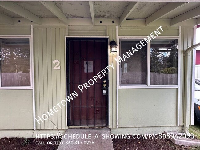 Building Photo - Pacific Terrace Cozy 1 Bedroom Duplex Avai...