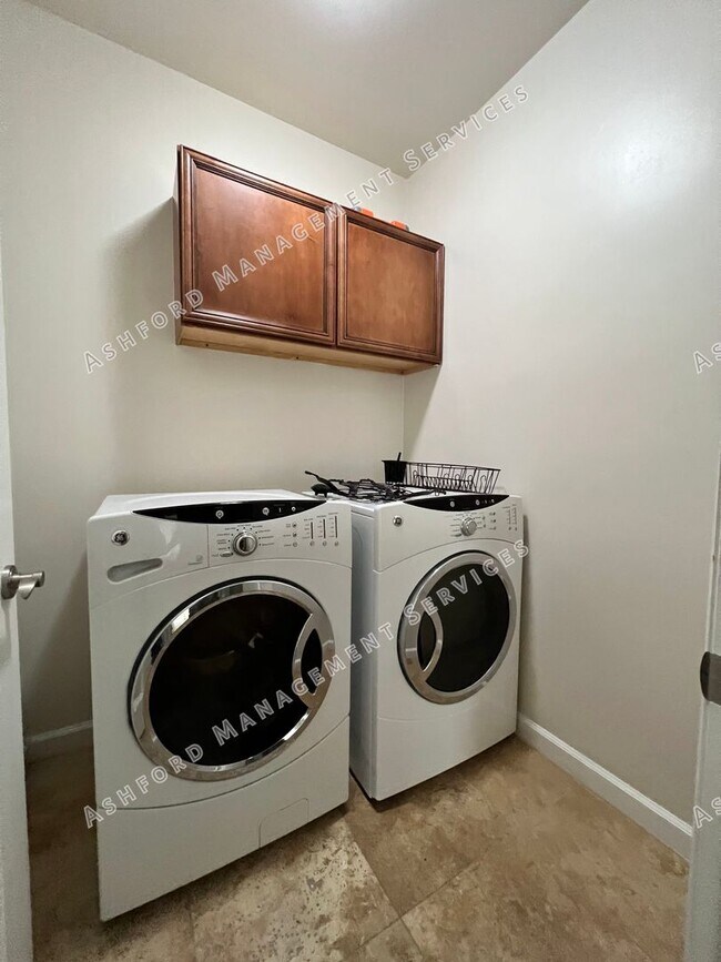 Building Photo - Scottsdale Luxury 2 Bed Condo with Mountain Views - Gated Artesia - Utilities Included