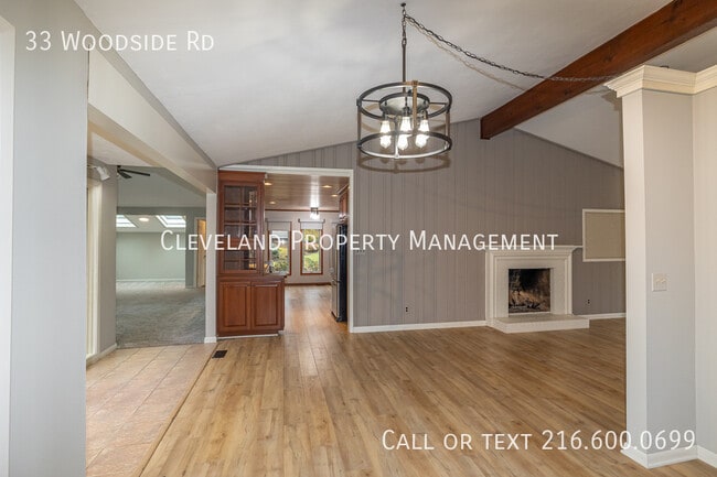 Building Photo - 33 Woodside Rd