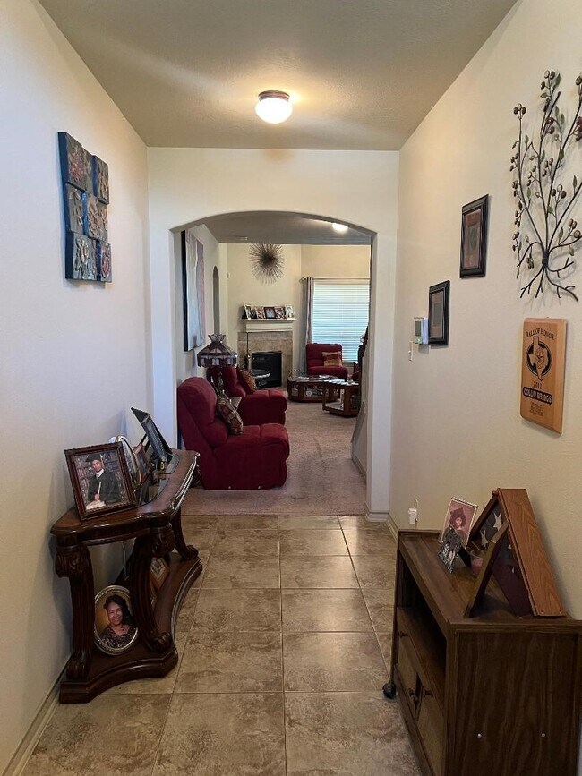 Building Photo - 3419 Selene Dr