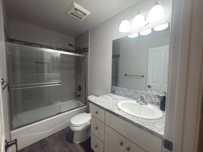 Building Photo - 8545 Villa La Jolla Dr