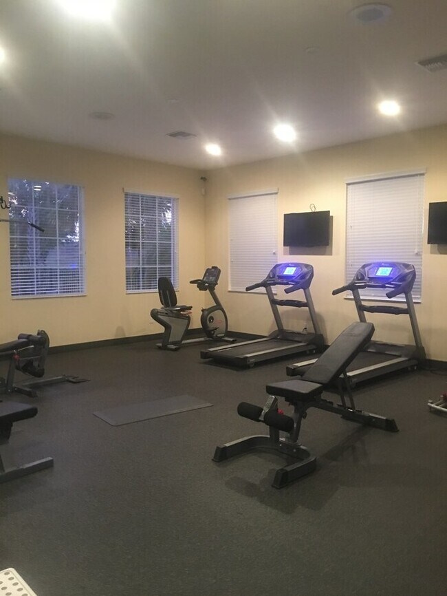 Building Photo - Spacious Two-Story Townhome-Bella Vista-2646 Bella Vista Dr Davenport FL 33897