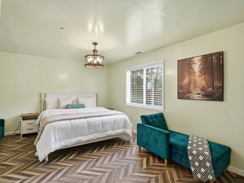 Building Photo - 16799 Center Way