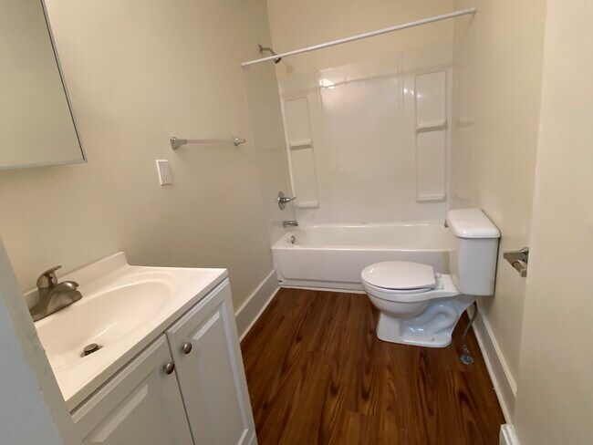 Building Photo - 82 Dana Ave