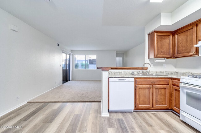 Building Photo - 150 Los Angeles Ave