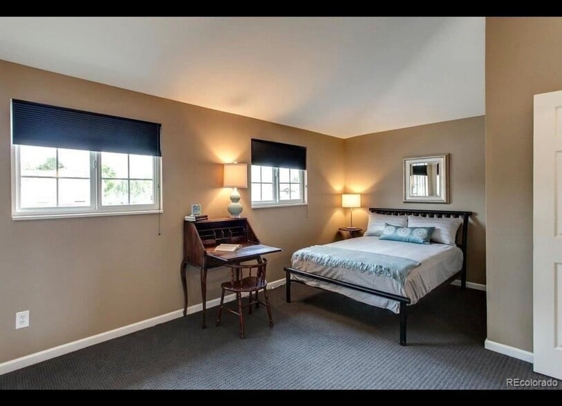 Building Photo - 5560 S Lansing Way
