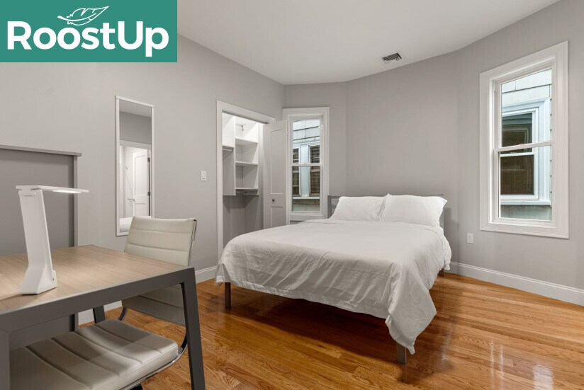 Building Photo - Furnished Bedroom with Private Bath in South Boston