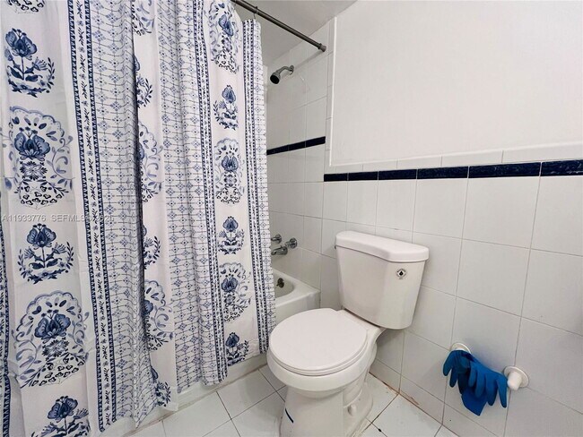 Building Photo - 501 SE 3rd St