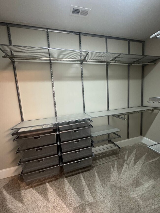 Building Photo - Park South Station Home Available Now!