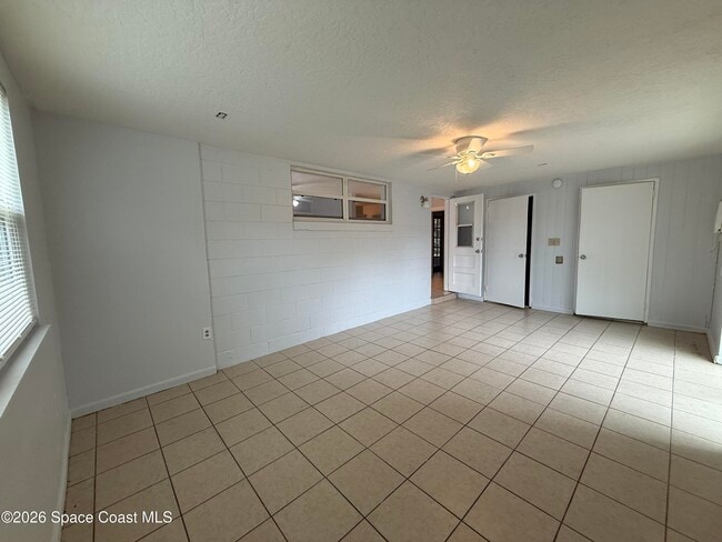 Building Photo - 1218 Willow Ln