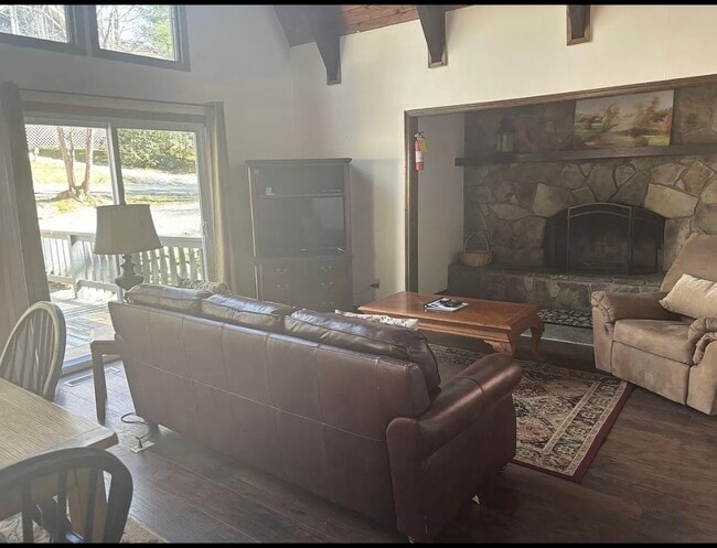 Building Photo - 680 Chalet Village Dr