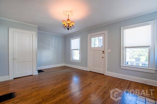 Building Photo - 499 Winton Terrace NE