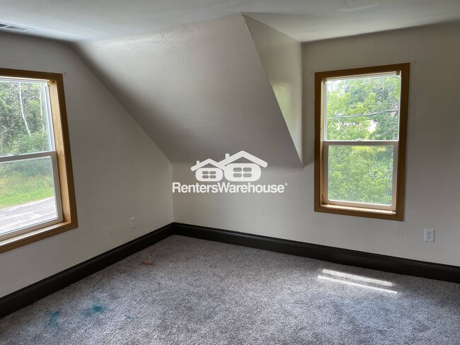 Building Photo - 1630 70th Ave