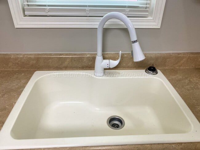 Building Photo - Charming Newly Remodeled 2-Bedroom Home fo...