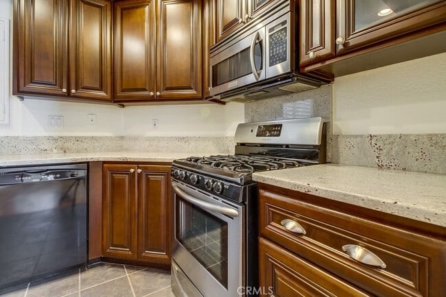 Building Photo - 24351 Marquis Ct