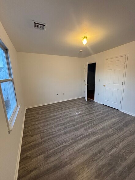 Building Photo - 72 Sumo Village Ct
