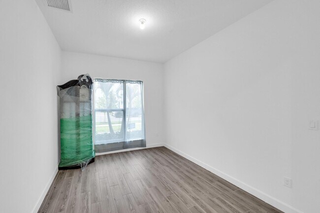 Building Photo - 9060 Remy Ln