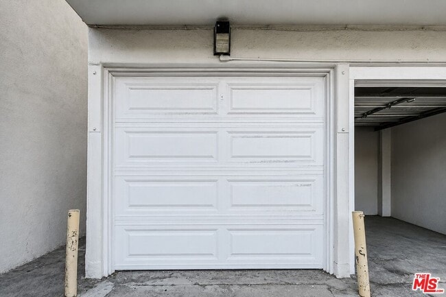 Building Photo - 207 S Reeves Dr